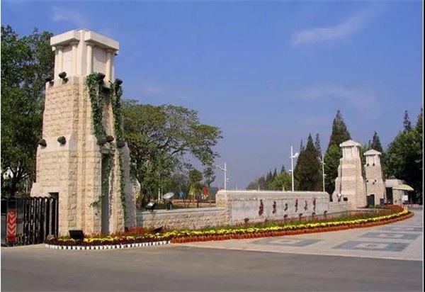 您好,欢迎来到上饶爱尔眼科医院咨询热线:0793-7920222